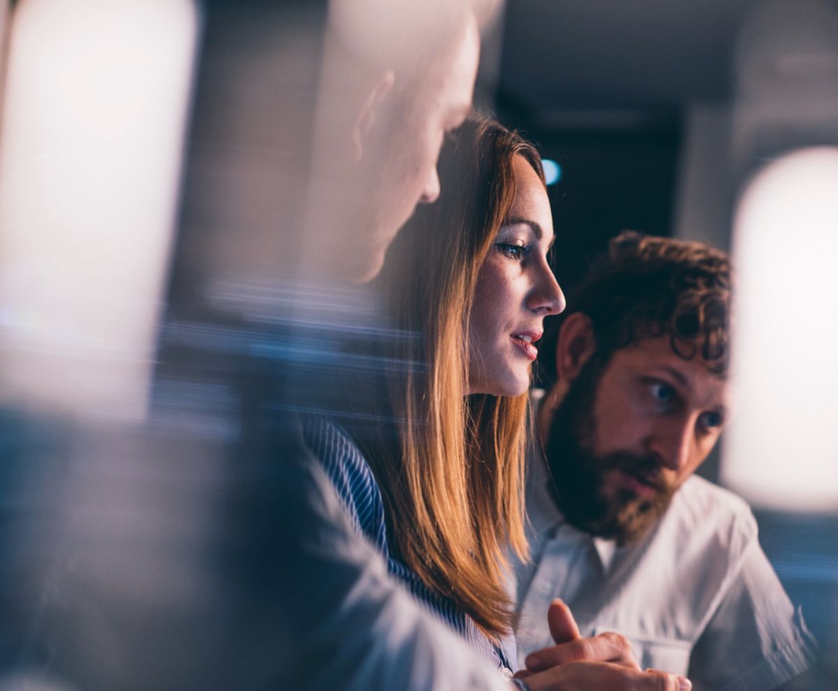 Smart contracts and automated trading: Exploring the implications of programmable money in capital markets