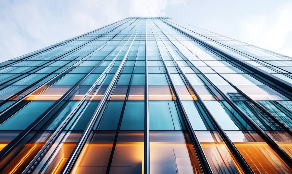 Modern skyscraper representing Hogan Core Banking Platform | DXC Technology Platforms