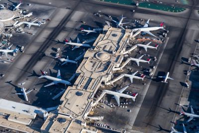 Air travel, travel and transportation IT solutions and software development | DXC Technology