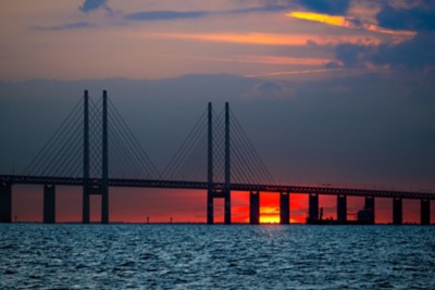 DXC modernizes IT infrastructure for Skanska AB, which constructed the Øresund Bridge between Denmark and Sweden.