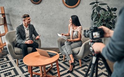 People consulting and collaborating to develop a strategic zero trust security approach, Zero trust solutions | DXC Technology