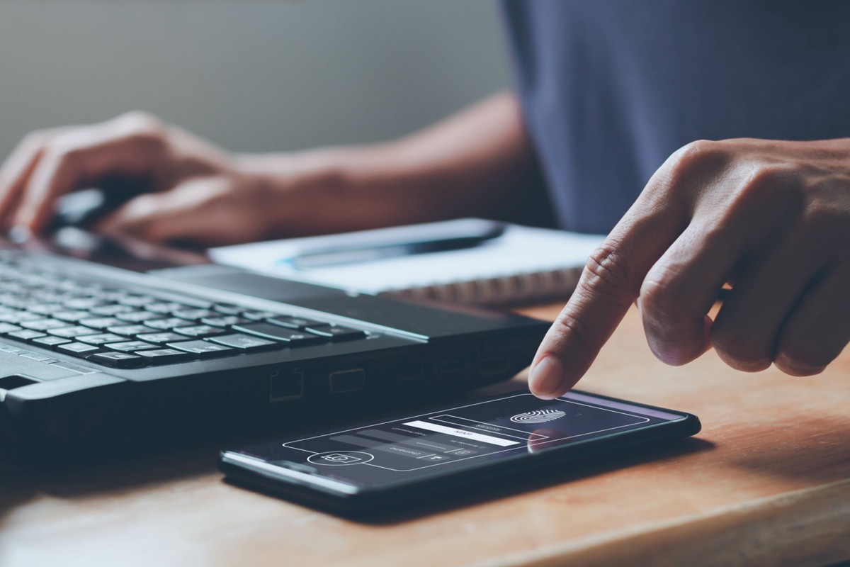 Modern skyscraper representing Hogan Core Banking Platform | DXC Technology Platforms