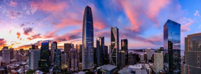 Pink and blue sunset over San Francisco skyline with Salesforce Tower