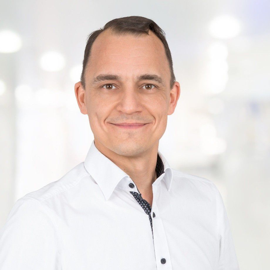 Dr. Daniel Weiss