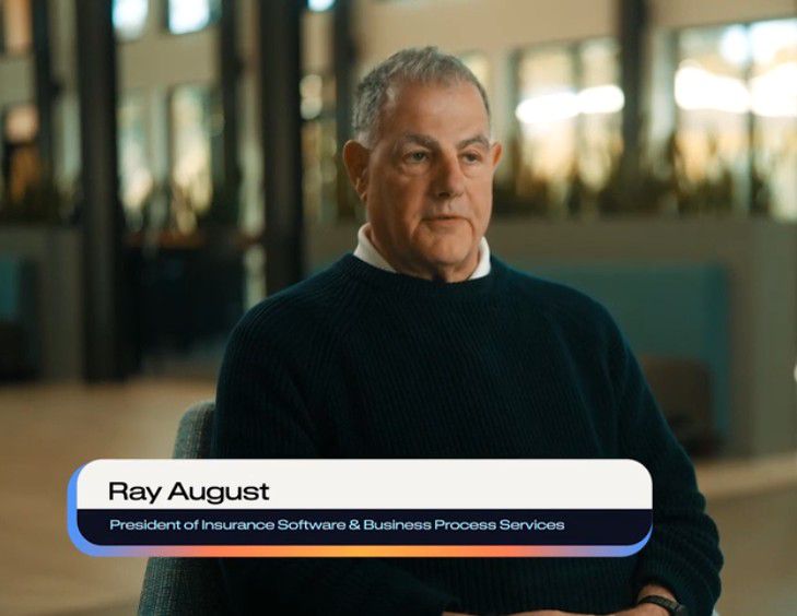 DXC exec Ray August using DXC Smart Assure mobile apps | DXC Technology