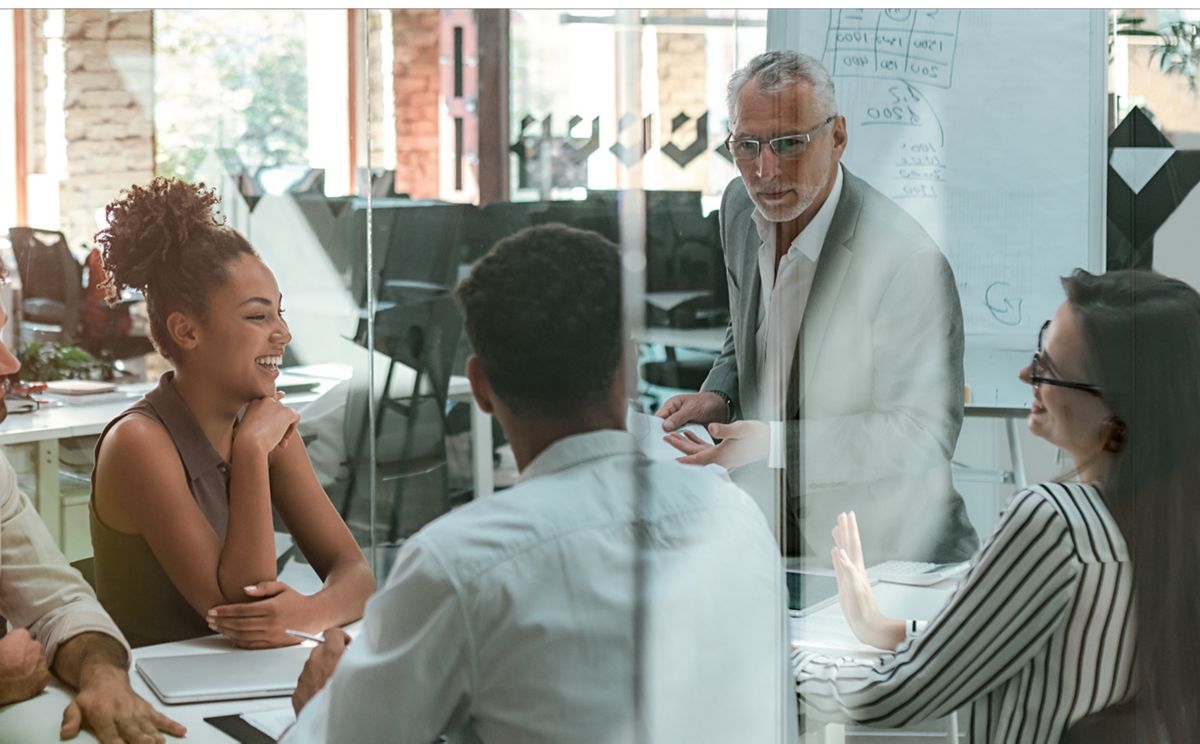 Digital touchpoint with public sector services on virtual screen, Financial Services | DXC Technology