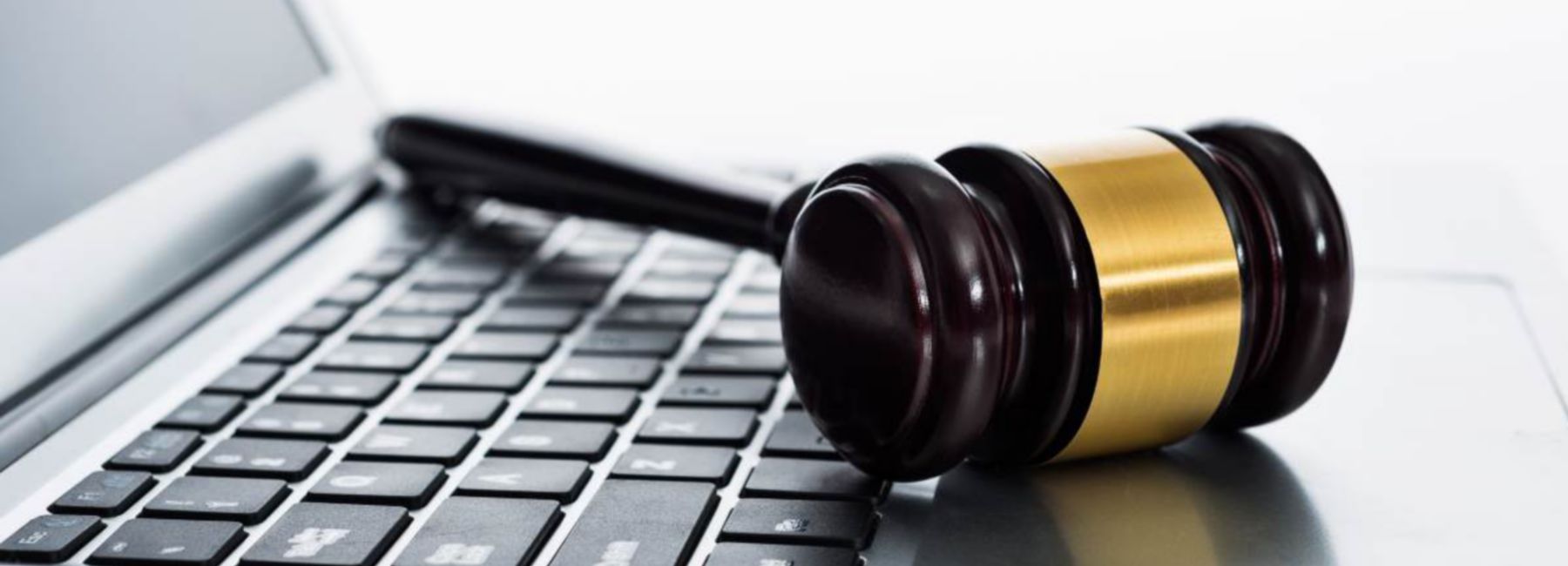 How better data and analytics help general counsel achieve legal and financial goals | DXC Technology Insights 
