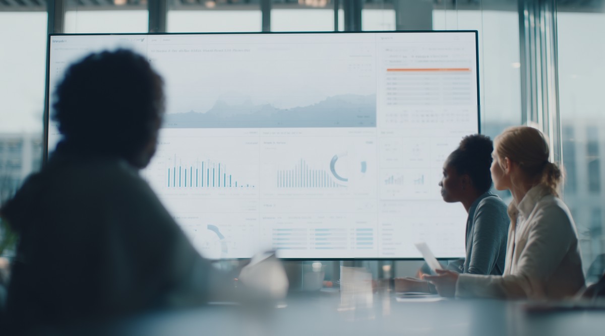 workers in an office, Traditional Hosting  | DXC Technology